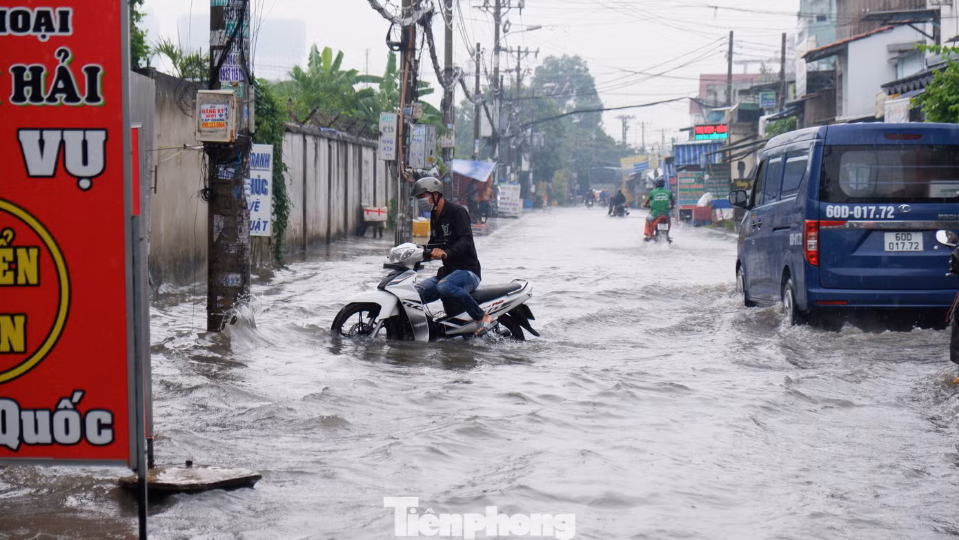 Dự báo từ ngày 18/9 đến ngày 20/9, khu vực TPHCM tiếp tục có mưa vừa, mưa to. Tổng lượng mưa phổ biến 40-80mm, có nơi trên 80mm.
