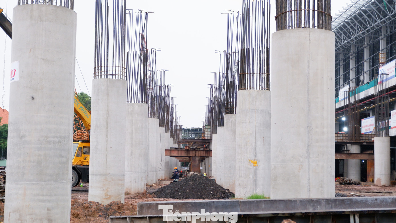 2500 công nhân, kỹ sư đang ngày đêm thi công với tinh thần &quot;vượt nắng thắng mưa&quot;, làm &quot;3 ca, 4 kíp&quot; để đưa để đưa công trình nhà ga T3 vào khai thác dịp 30/4/2025.