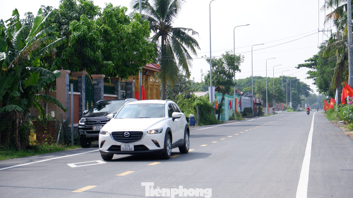 Đường Long Phước đã hoàn thành khang trang. Đường Long Phước đã hoàn thành khang trang.