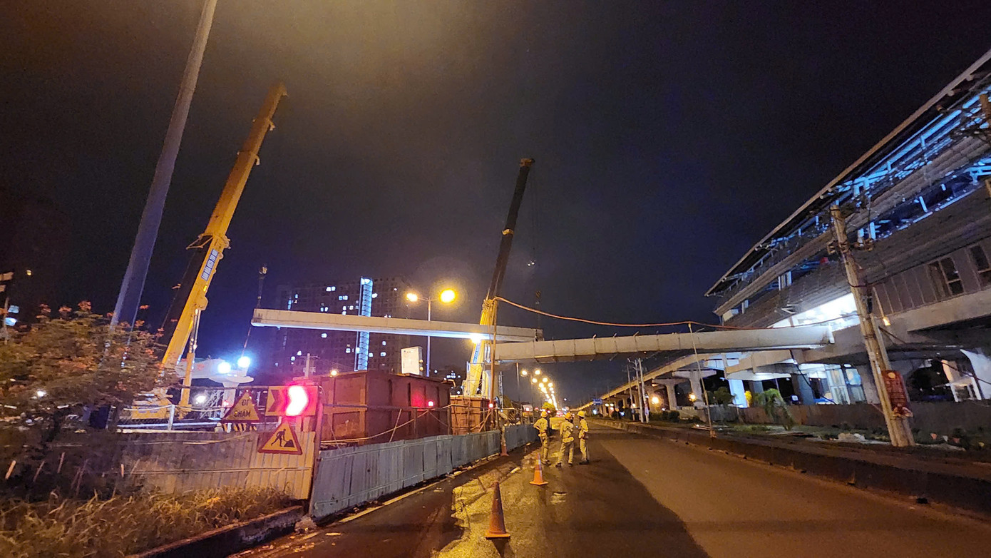 Nhà thầu đã hoàn thành lắp đặt nhịp dầm cuối cùng tại ga Thủ Đức. Ảnh: MAUR Nhà thầu đã hoàn thành lắp đặt nhịp dầm cuối cùng tại ga Thủ Đức. Ảnh: MAUR