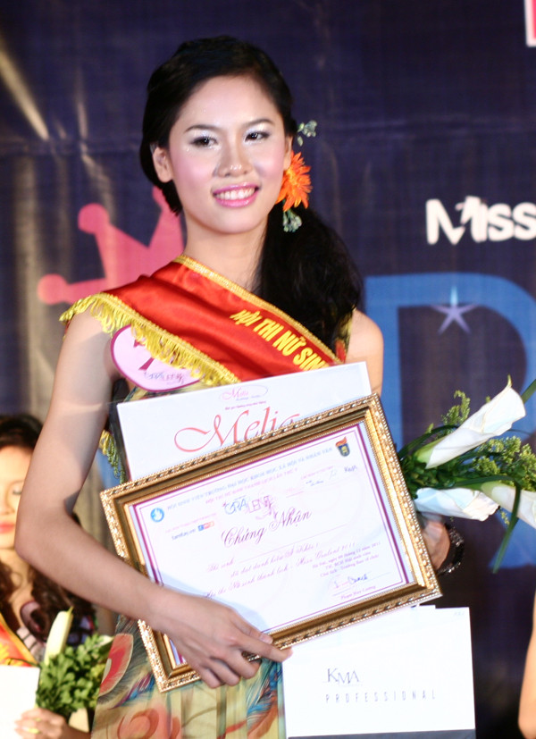 Á khôi 1 Trần Thị Quỳnh Trang