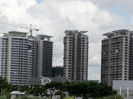 Nhiều quan điểm cho rằng cứu địa ốc là kích cầu cho nhiều ngành nghề liên quan. Ảnh: Vũ Lê