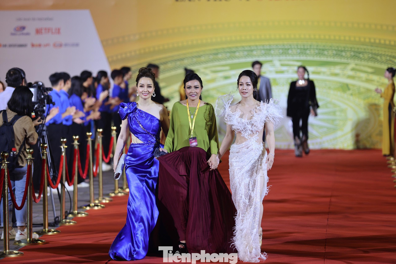 Mai Thu Huyền, Phương Thanh và Nhật Kim Anh sánh bước. Ảnh: NHƯ Ý.