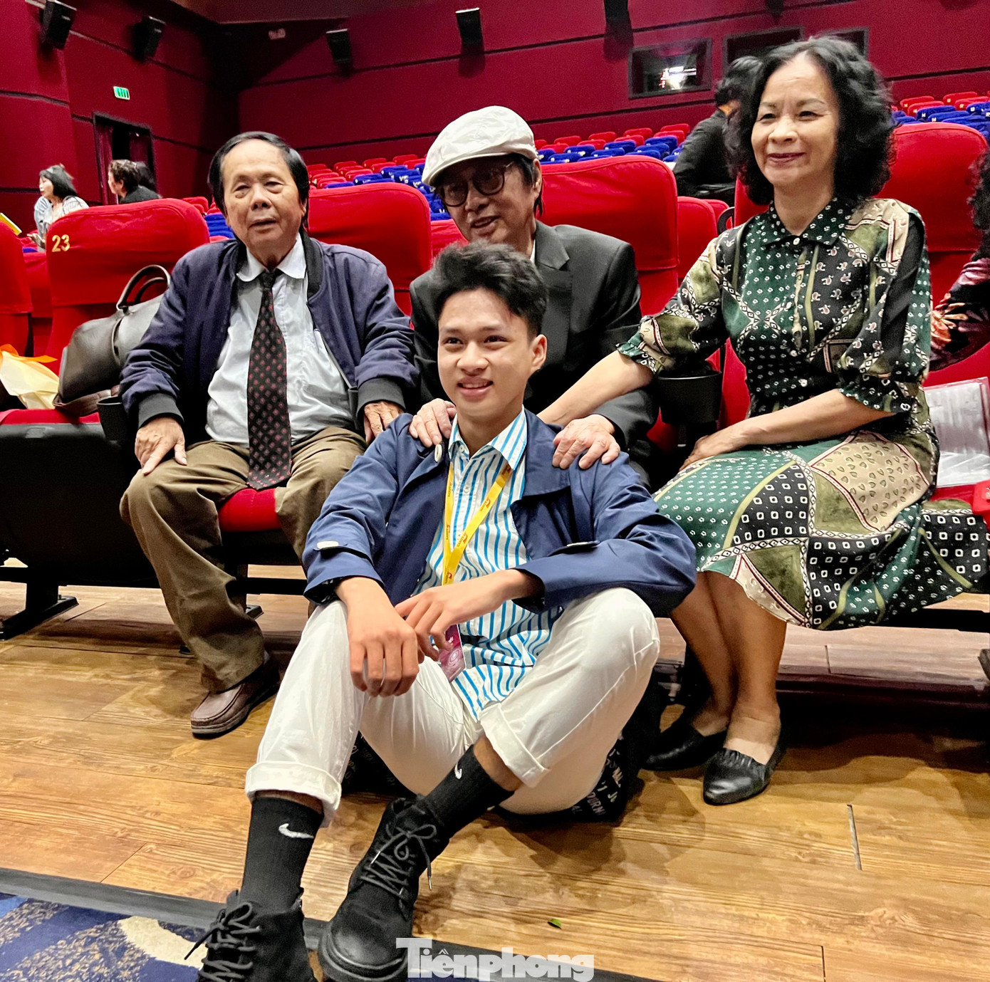 Diễn viên trẻ vào vai nhân vật chính trưởng thành hơn rất nhiều so với bốn năm trước khi được mời quay phim. Nguyễn Đức Minh đang là học sinh lớp 12 tại Hà Nội, tình cờ lọt mắt xanh của đạo diễn Đặng Nhật Minh. Ảnh: NGUYÊN KHÁNH.