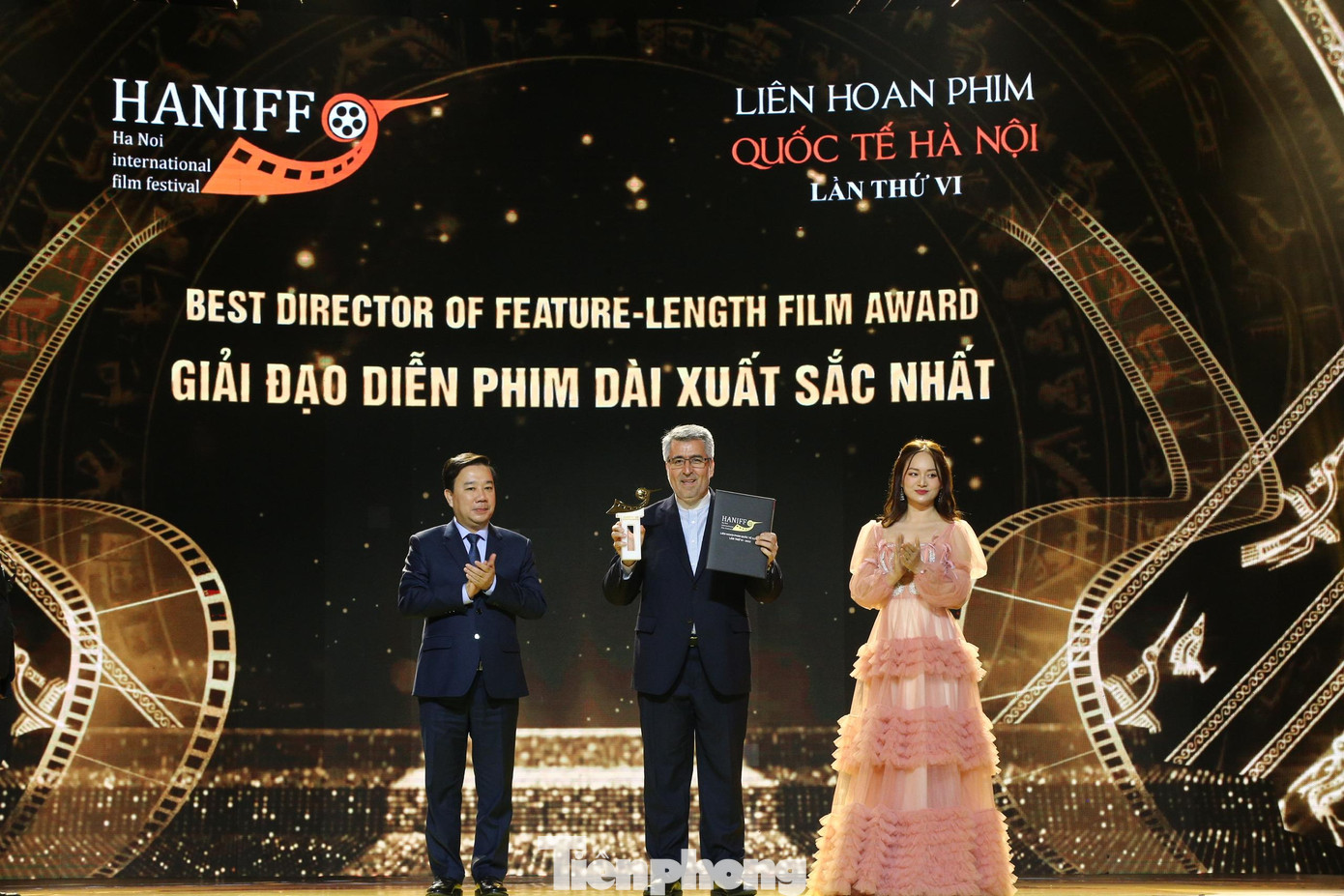 Giải Đạo diễn Phim dài xuất sắc thuộc về đại diện điện ảnh Iran. Ảnh: NHƯ Ý.
