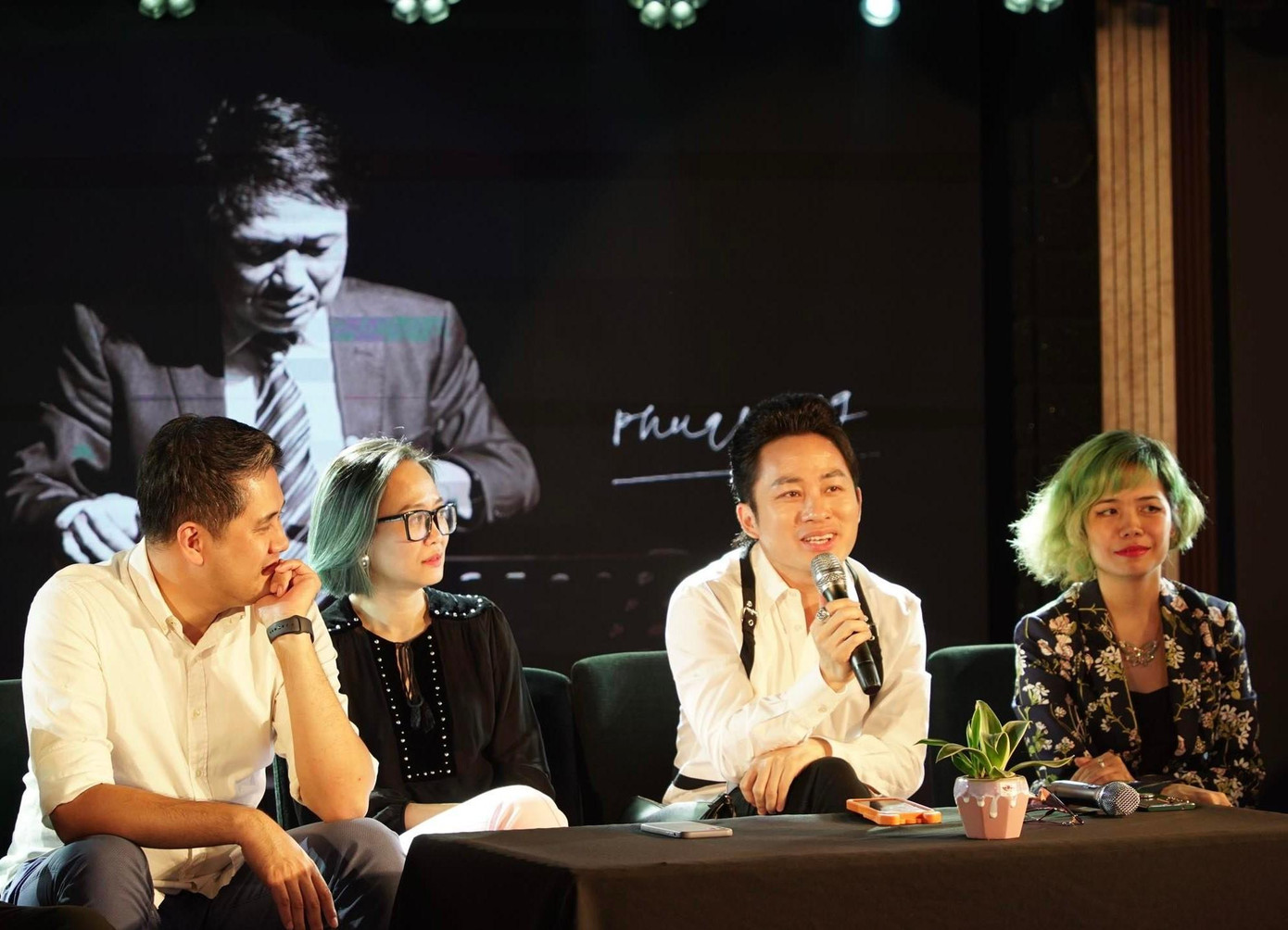 Ca sĩ Tùng Dương chia sẻ về hai kỷ niệm đặc biệt với nhạc sĩ Phú Quang. Ảnh: BTC. Ca sĩ Tùng Dương chia sẻ về hai kỷ niệm đặc biệt với nhạc sĩ Phú Quang. Ảnh: BTC.