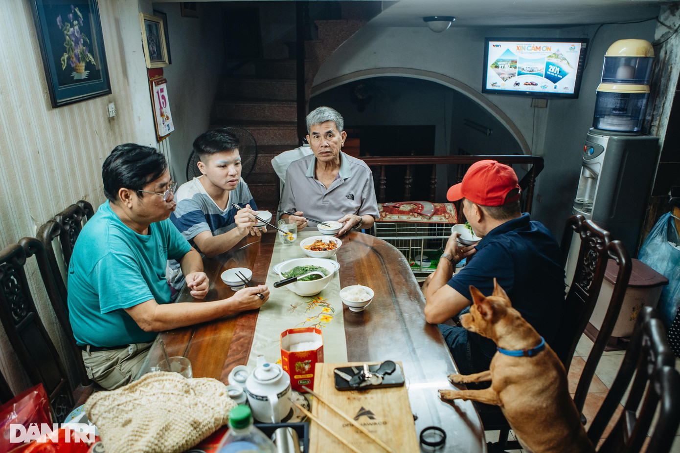 Sau lần ngất xỉu, Fiona duy trì chế độ dinh dưỡng cân đối, cố gắng ăn cơm với gia đình trước khi đi diễn.