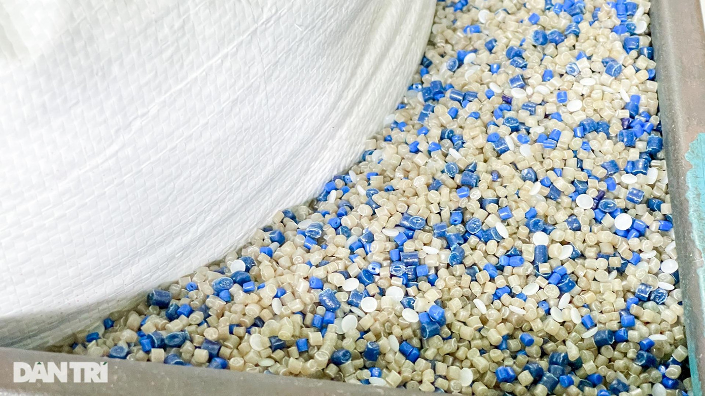 Tùy theo màu sắc, "bí quyết", cách thức pha màu, hạt nhựa sẽ cho ra những loại túi nilon khác nhau.