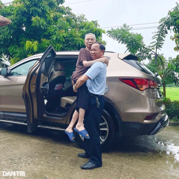 Câu chuyện đời thường của mẹ con ông Hương đã lay động nhiều trái tim. (Ảnh: Đ.V.H). Câu chuyện đời thường của mẹ con ông Hương đã lay động nhiều trái tim. (Ảnh: Đ.V.H).