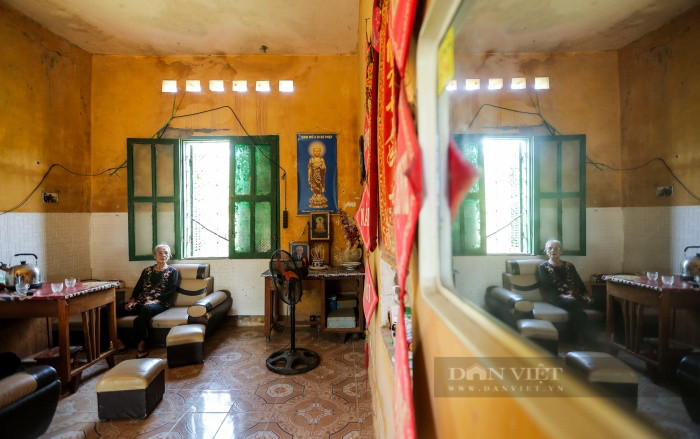 Bà Nguyễn Thị Sợi đã gắn bó cuộc đời mình với trại phong Đá Bạc, xã Minh Phúc, huyện Sóc Sơn, Hà Nội đến nay 57 năm. Ảnh: Gia Khiêm