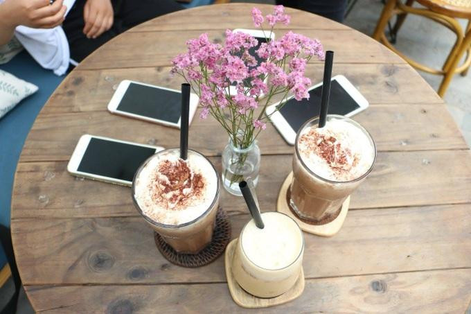 Ở Việt Nam hiện có nhiều loại trà sữa với hương vị và mức giá khác nhau (Ảnh: T.T).