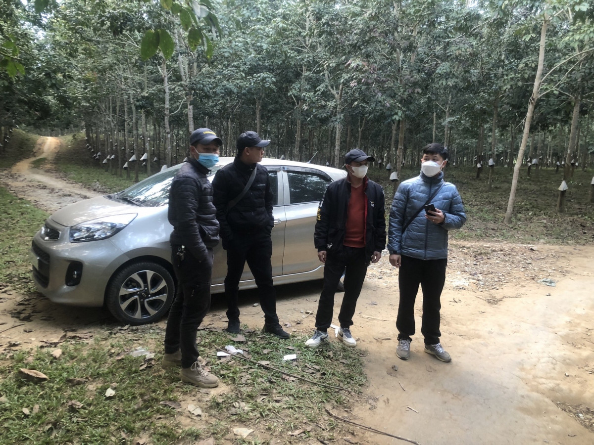 Lực lượng truy bắt Nguyễn Văn Long, sinh năm 1977, trú tại Yên Mỹ 2, phường Xuân Hòa, TP Phúc Yên, tỉnh Vĩnh Phúc.