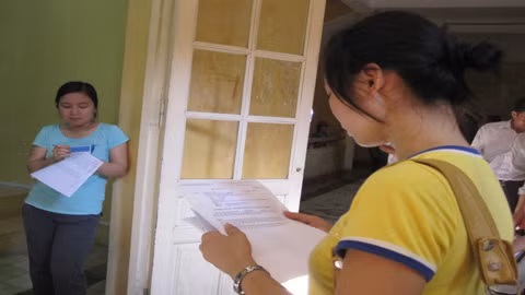 Lạm dụng thi thử ĐH có thể gây phản tác dụng đối với người học. Ảnh: Quỳnh Anh
