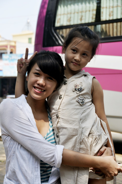 Trong khi Trang Windy tốt nghiệp ĐH Hà Nội và yên bình với công việc MC ở đài truyền hình