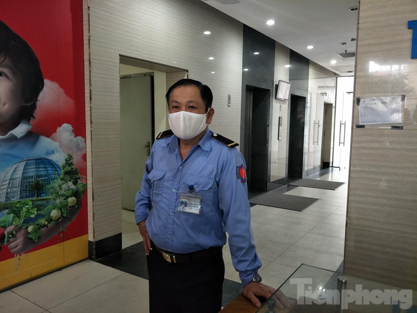 Nam bảo vệ tòa nhà chia sẻ về vụ việc. Ảnh Thanh Hà Nam bảo vệ tòa nhà chia sẻ về vụ việc. Ảnh Thanh Hà