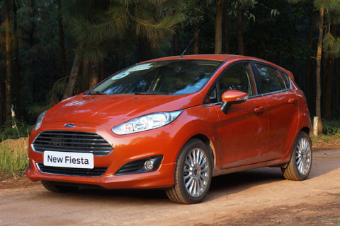 Bề ngoài Fiesta mới khá nhỏ gọn, phù hợp nhu cầu chạy trong thành phố
