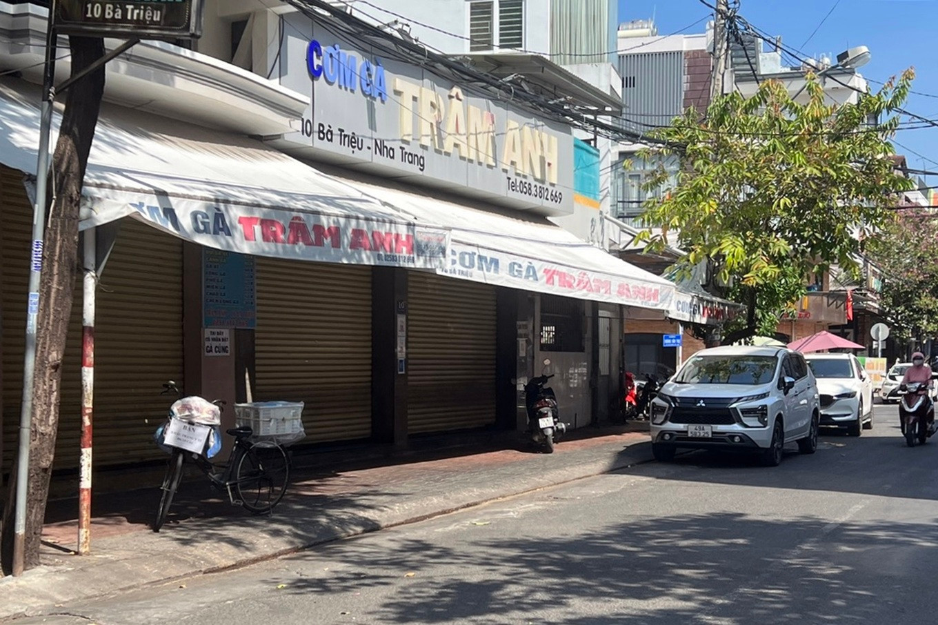 Quán cơm gà Trâm Anh bị đóng cửa để phục vụ công tác điều tra (Ảnh: Phú Khánh). Quán cơm gà Trâm Anh bị đóng cửa để phục vụ công tác điều tra (Ảnh: Phú Khánh).