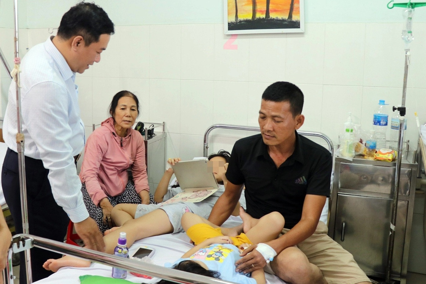 Theo thống kê có 369 người ngộ độc liên quan đến quán cơm gà Trâm Anh (Ảnh: Phú Khánh). Theo thống kê có 369 người ngộ độc liên quan đến quán cơm gà Trâm Anh (Ảnh: Phú Khánh).