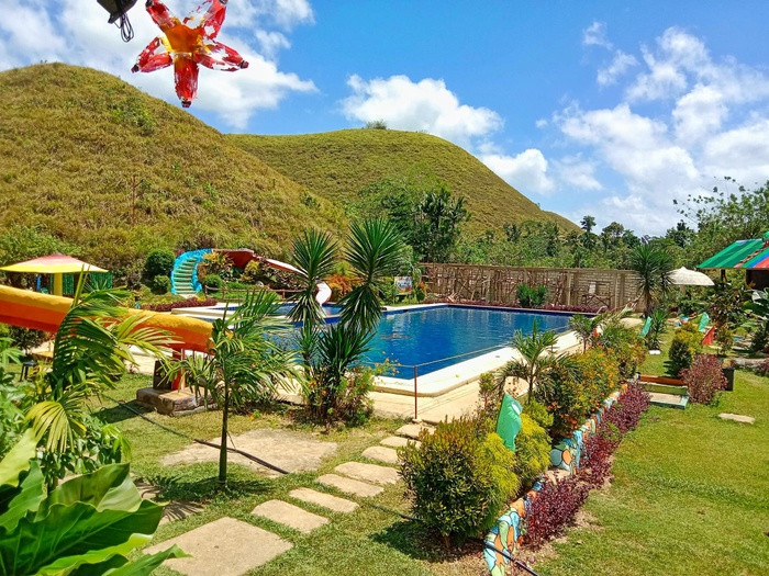 Phát hiện nhiều sai phạm tại khu nghỉ dưỡng Captain's Peak Garden and Resort ở Philippines. Phát hiện nhiều sai phạm tại khu nghỉ dưỡng Captain's Peak Garden and Resort ở Philippines.