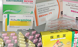 Các loại thuốc giảm cân được bán rất nhiều tại VN. Ảnh: Thanh Tùng (Thanh Niên) 