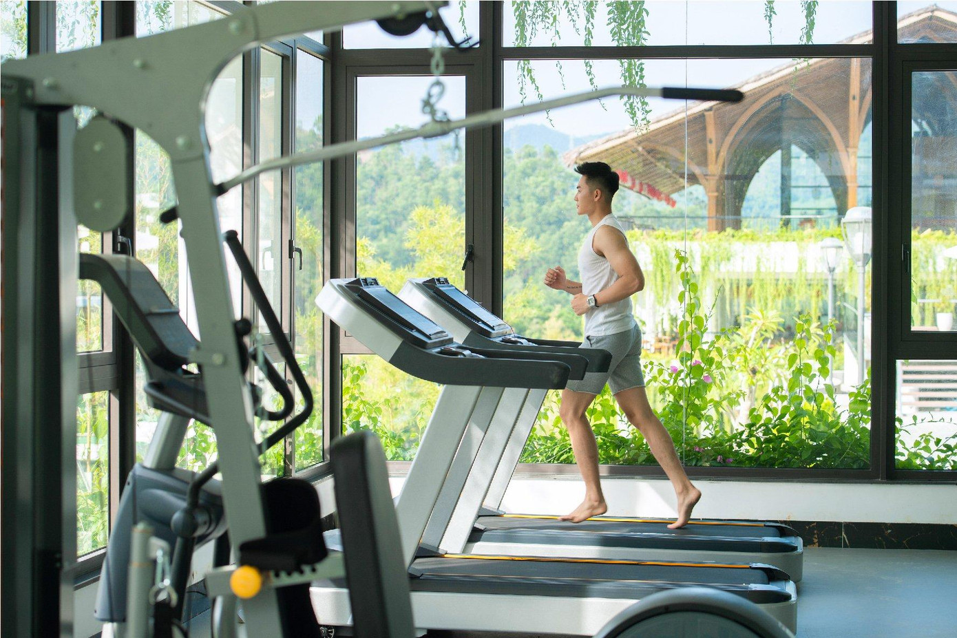 Ivory Villas &amp; Resort mang đến cho chủ nhân hơn 100 tiện ích độc bản, đặc biệt chú trọng đến những tiện ích chăm sóc sức khỏe