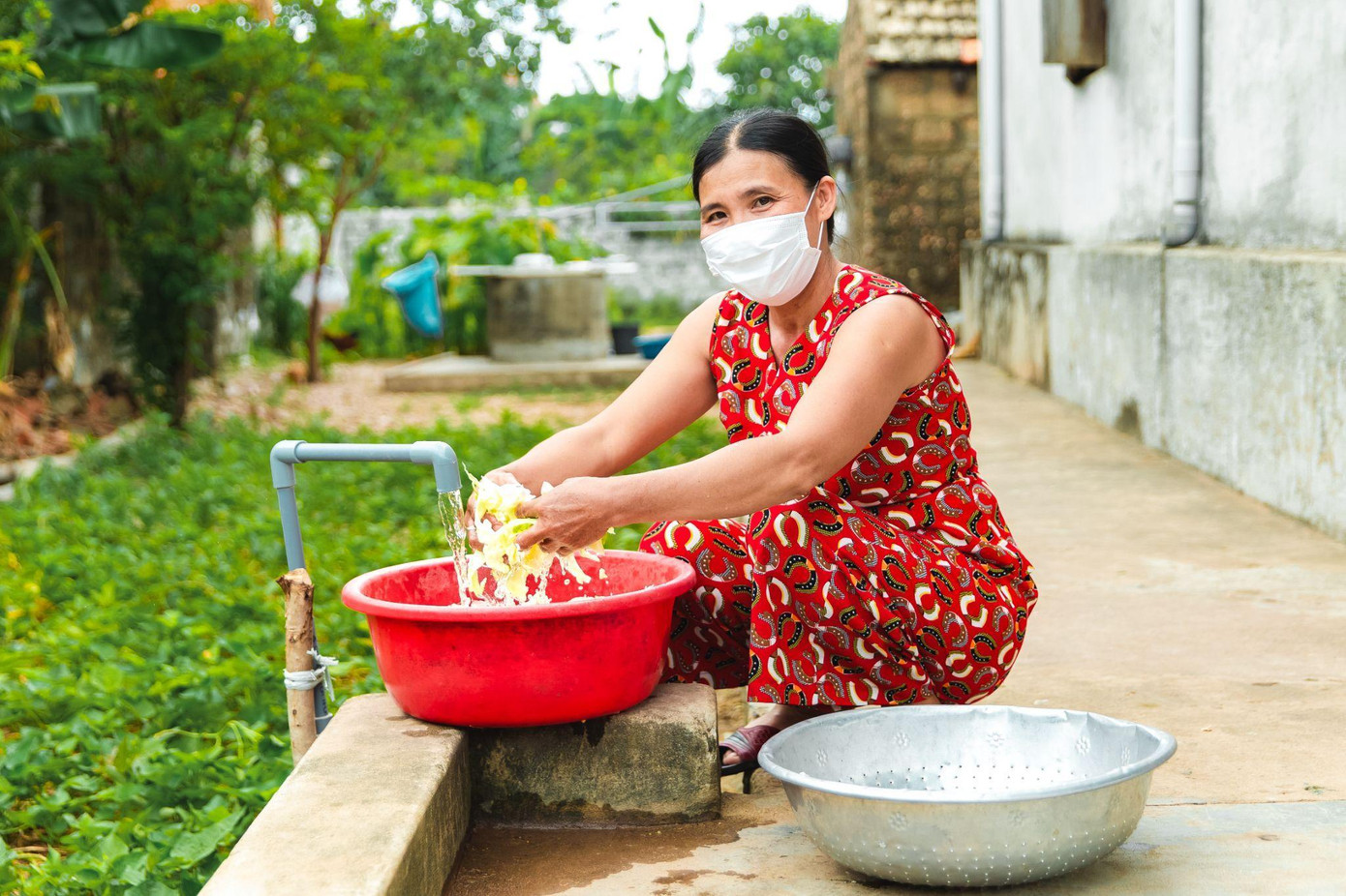 Người dân xã Quảng Châu đã có thể an tâm khi dùng nguồn nước sạch trong sinh hoạt của gia đình