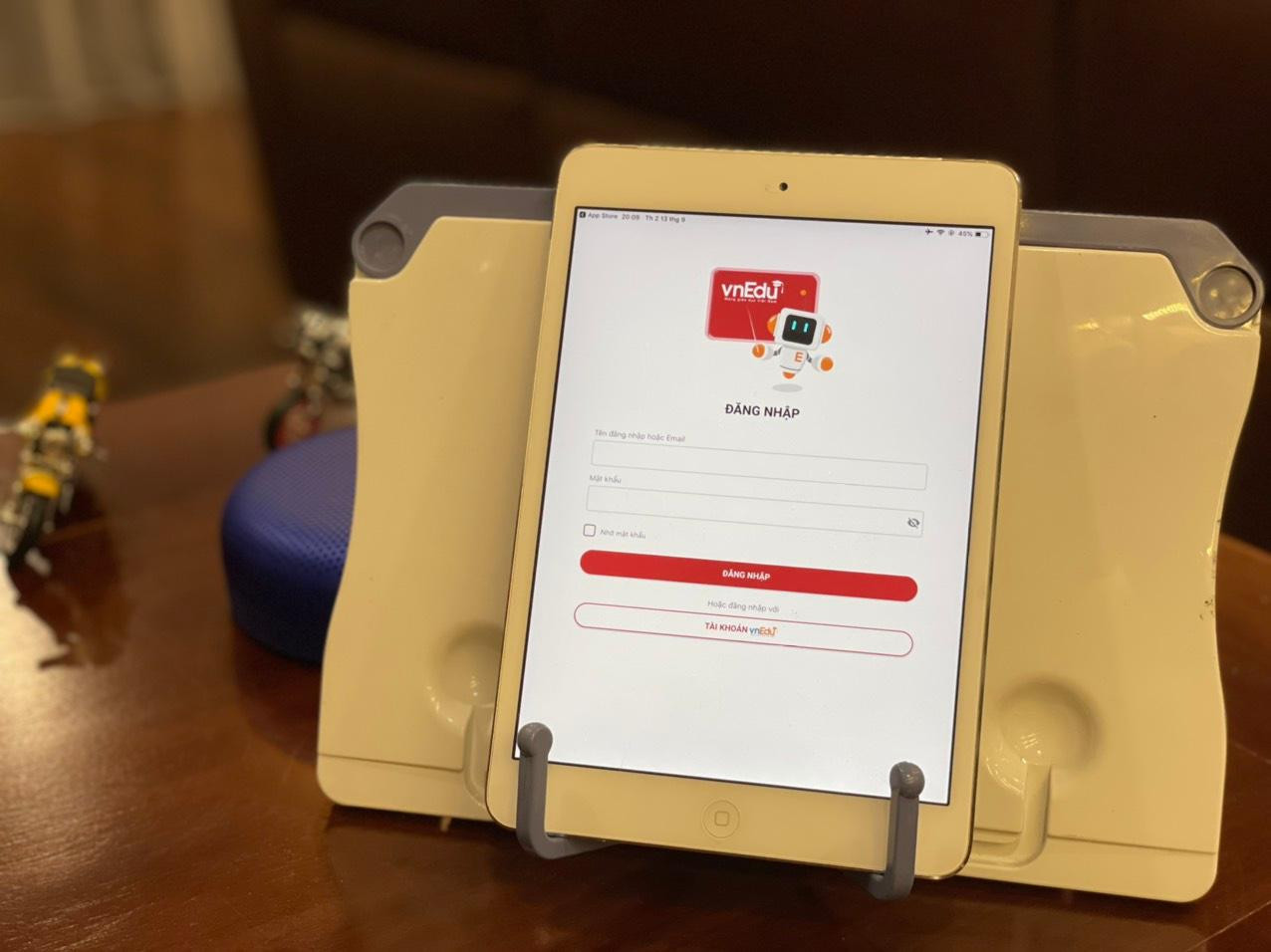 VNPT E Learning dễ dàng sử dụng trên các loại máy tính bảng khác nhau VNPT E Learning dễ dàng sử dụng trên các loại máy tính bảng khác nhau