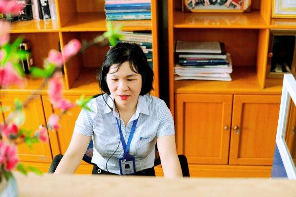 Tổng đài viên Nguyễn Thị Hoa Tổng đài viên Nguyễn Thị Hoa