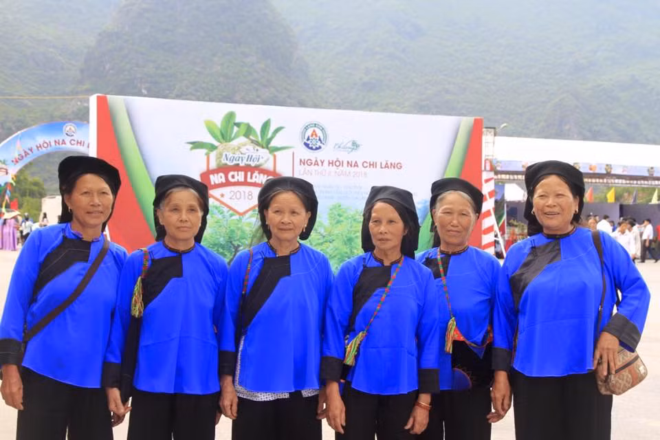 Na 'khủng' hút khách tại lễ hội Chi Lăng ảnh 1
