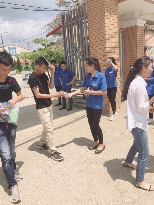 Đề Ngoại ngữ dễ thở, nhiều thí sinh thở phào tự tin đạt 8 điểm ảnh 7