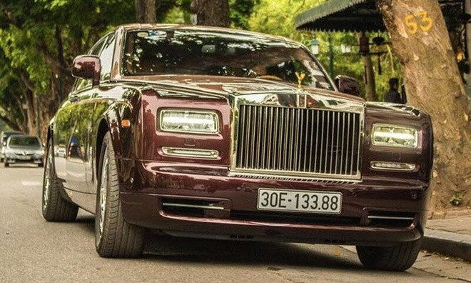 Siêu xe Rolls-Royce Phantom Lửa Thiêng BKS 30E-133.88 giảm giá mạnh vẫn "ế". Siêu xe Rolls-Royce Phantom Lửa Thiêng BKS 30E-133.88 giảm giá mạnh vẫn "ế".