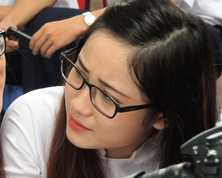 Vẻ mặt biểu cảm của nữ sinh làm 'say' người đối diện ảnh 7