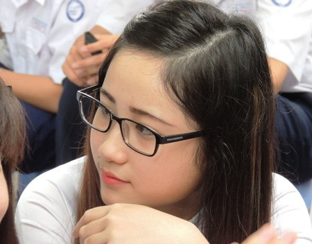 Vẻ mặt biểu cảm của nữ sinh làm 'say' người đối diện ảnh 6