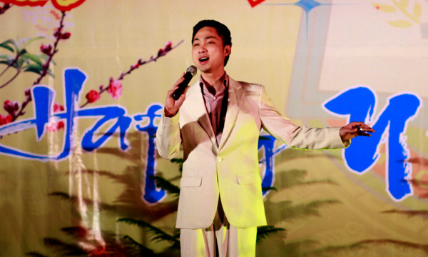 Chương trình còn có nhiều ca khúc nước ngoài như Chiều Matxcowva, Thời thanh niên sôi nổi (nhạc Nga), 