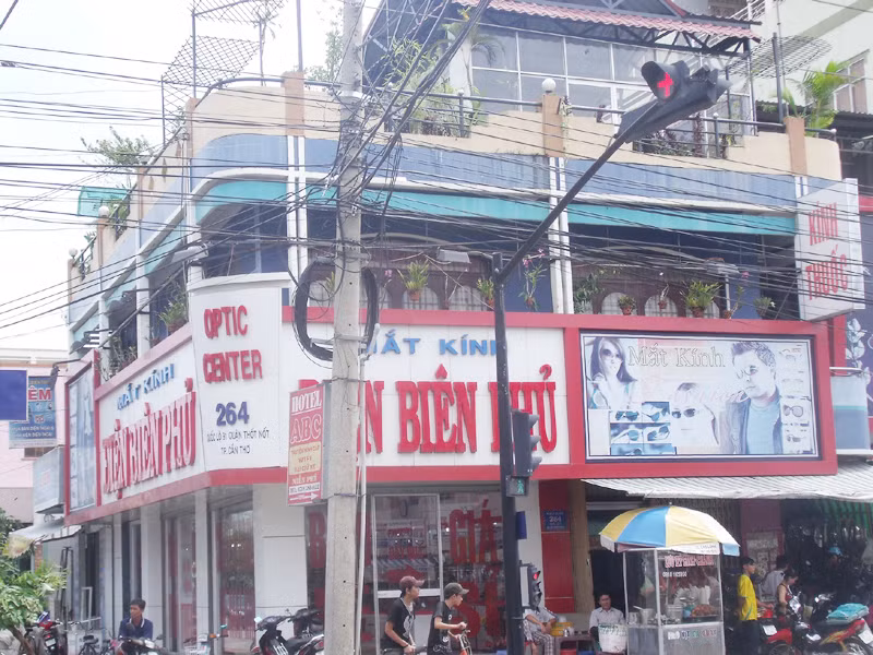 Tòa nhà này là một phần của khối tài sản trị giá gần 10 tỷ đồng trong vụ kiện tranh chấp di sản thừa kế. Ảnh: Thanh Hải. Tòa nhà này là một phần của khối tài sản trị giá gần 10 tỷ đồng trong vụ kiện tranh chấp di sản thừa kế. Ảnh: Thanh Hải