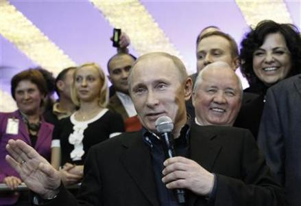 Thủ tướng Putin trước những người ủng hộ. Ảnh: Reuters. Thủ tướng Putin trước những người ủng hộ. Ảnh: Reuters