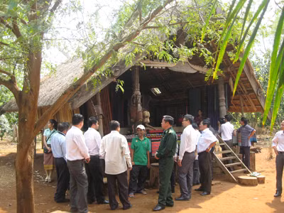 Đoàn công tác tỉnh Kon Tum thăm khu du lịch cộng đồng tại Salavan