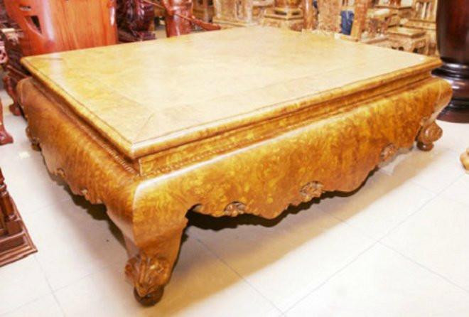 Chiếc sập gỗ 2 tỷ đồng (Ảnh: Thời Đại Plus) Chiếc sập gỗ 2 tỷ đồng (Ảnh: Thời Đại Plus)