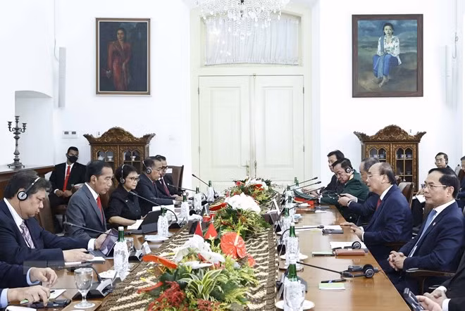 Chủ tịch nước Nguyễn Xuân Phúc hội đàm với Tổng thống Indonesia Joko Widodo. (Ảnh: Thống Nhất/TTXVN).