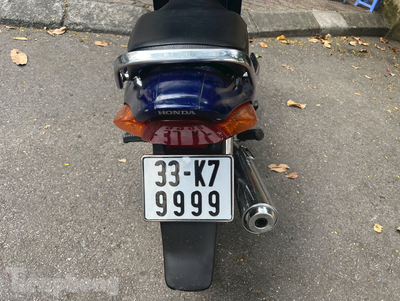 Cận cảnh biển số tứ quý 9 của Honda Future.