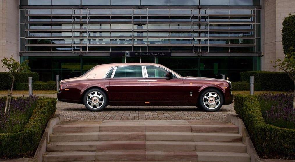 Rolls-Royce Phantom Lửa Thiêng. Ảnh: Xe Hay.