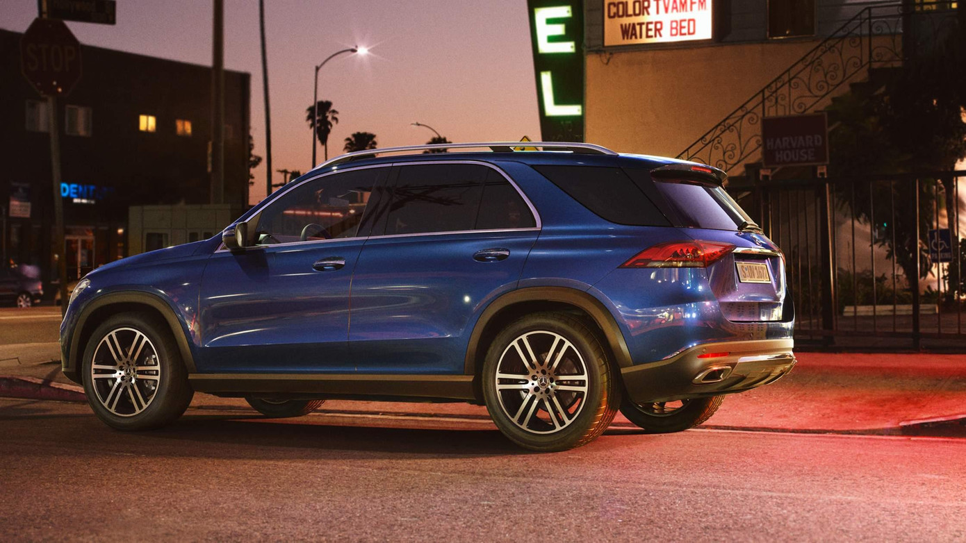 Các mẫu xe GLE/GLS Class cần sửa chữa vị trí chi tiết trang trí. Các mẫu xe GLE/GLS Class cần sửa chữa vị trí chi tiết trang trí.