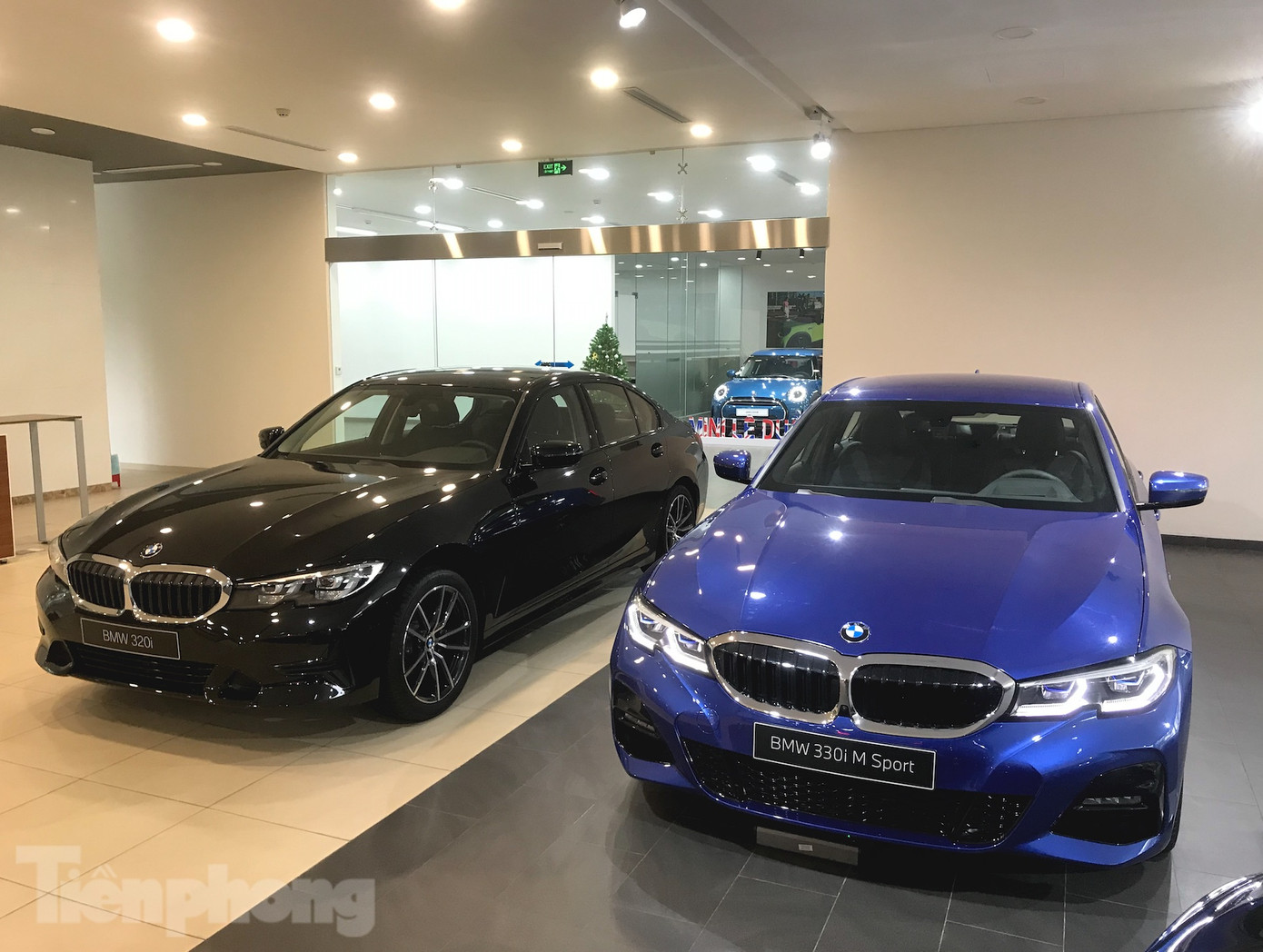 BMW 330i M Sport hiện được nâng cấp nhiều tính năng để hấp dẫn người dùng.
