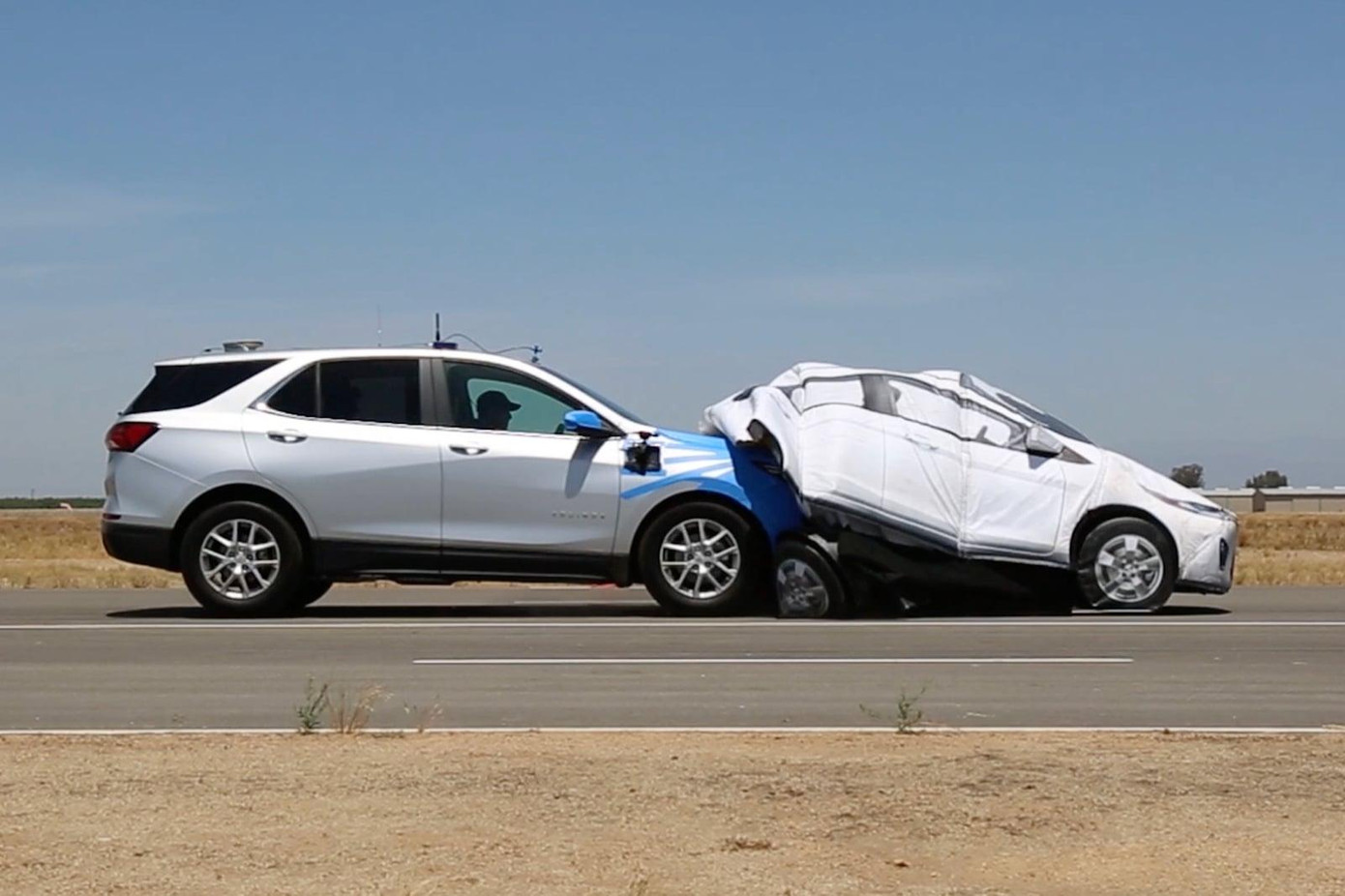 AAA đã thử nghiệm phanh tự động bằng một số chiếc SUV phổ biến tại Mỹ. AAA đã thử nghiệm phanh tự động bằng một số chiếc SUV phổ biến tại Mỹ.