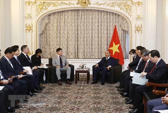 Chủ tịch nước Nguyễn Xuân Phúc tiếp Chủ tịch Tập đoàn Hyosung Cho Hyun-joon. (Ảnh: Thống Nhất/TTXVN) Chủ tịch nước Nguyễn Xuân Phúc tiếp Chủ tịch Tập đoàn Hyosung Cho Hyun-joon. (Ảnh: Thống Nhất/TTXVN)