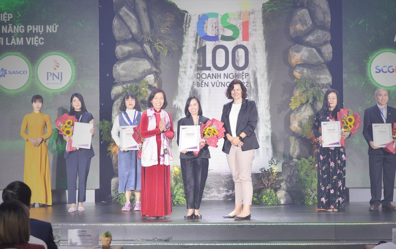PNJ được vinh danh Top 5 doanh nghiệp cam kết nỗ lực thực hiện bình đẳng giới và quyền phụ nữ tại Việt Nam.