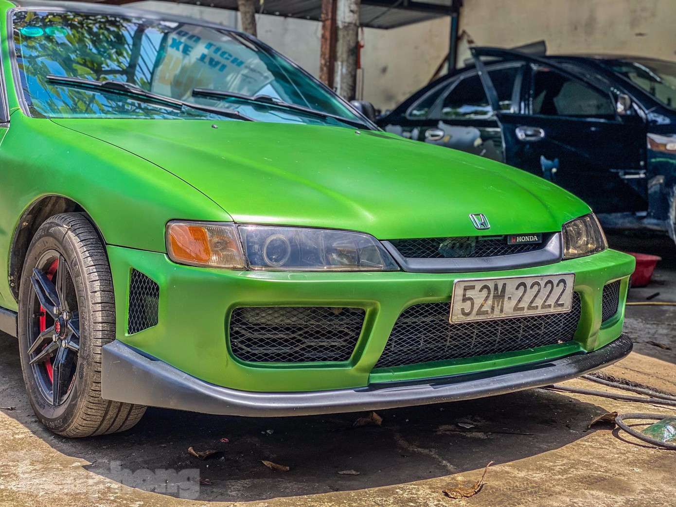 Phần đầu xe mang đậm phong cách JDM.