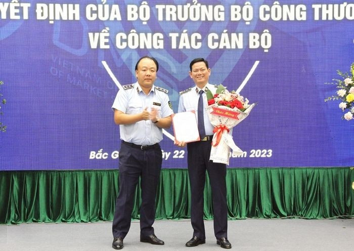 Bổ nhiệm ông Chu Thanh Hiến làm Cục trưởng Cục Quản lý thị trường tỉnh Bắc Giang. Ảnh: Công thương.