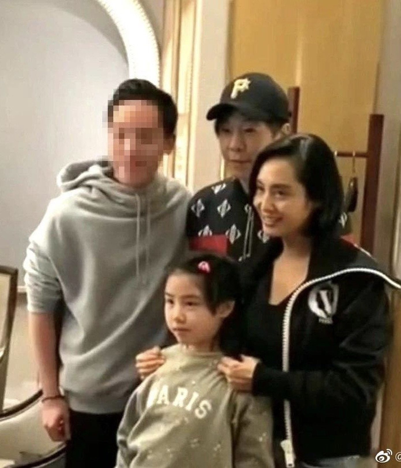 Chu Ân hiện rời xa showbiz, lựa chọn cuộc sống yên ổn bên chồng và con gái. Ảnh: Weibo. Chu Ân hiện rời xa showbiz, lựa chọn cuộc sống yên ổn bên chồng và con gái. Ảnh: Weibo.