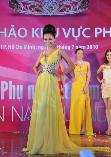 15 thí sinh KV phía Nam vào chung kết&nbsp;Hoa hậu Việt Nam&nbsp;2010 ảnh 32